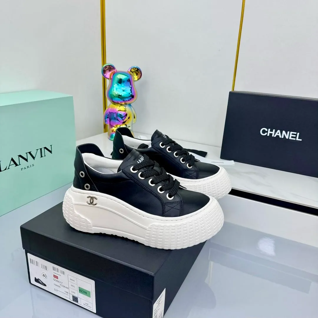 👟👟Ex-factory price 640👟👟 Chanel bread shoes ~ original calfskin panda shoes Chanel 25C latest hot style panda black and white sports shoes casual sneakers Xiaoxiang hot item classic black and white panda color coco girls must pay Fabric: original custom mixed sheepskin lining: original imported breathable mesh lining outsole: Original molded rubber + TPU combination Size: Women's 35-41